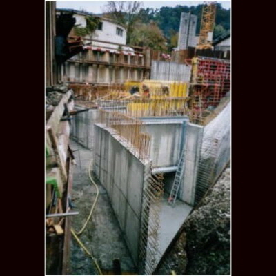 Bild 21 von 40 der Baubilder Auslaufbauwerk mit Platz auf der linken Seite fr den noch zu bauenden Fischpass